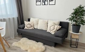 Sunny Minimalistic Flat Near Metro Opatov